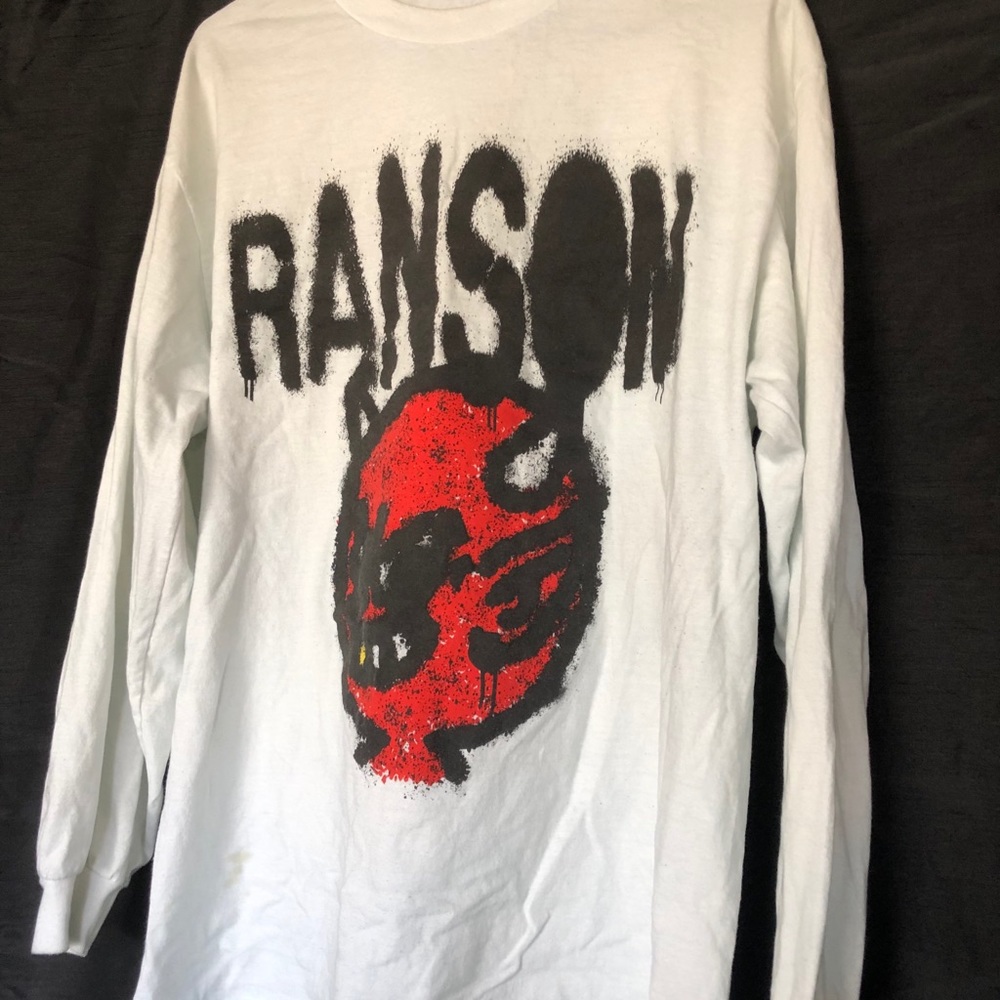 White long sleeve tee